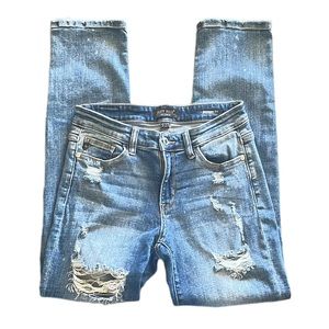 Judy Blue Jeans - Distressed Boyfriend Fit